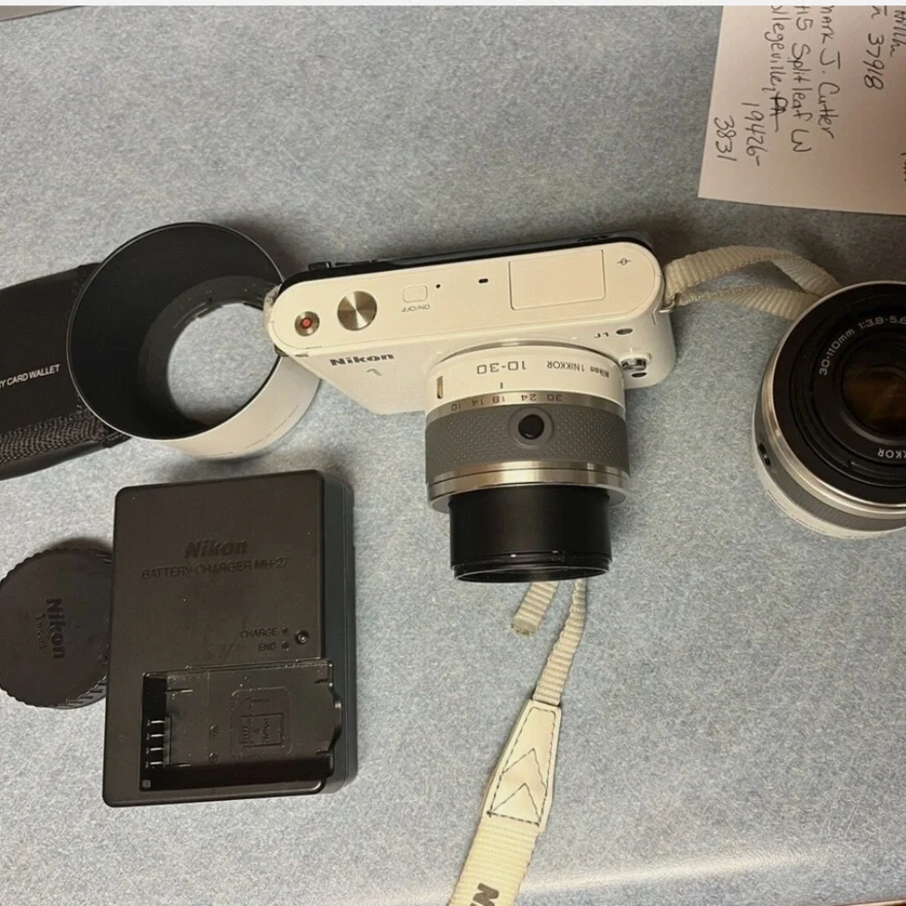 Nikon J1 Mirrorless camera